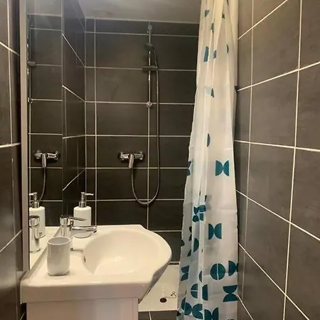 Bel Entierement Renove. Appartement