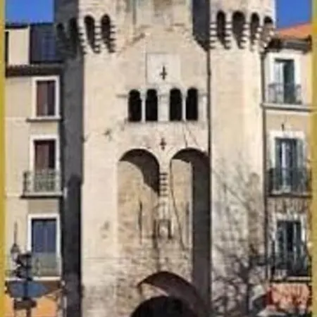 Bel Entierement Renove. Appartement *